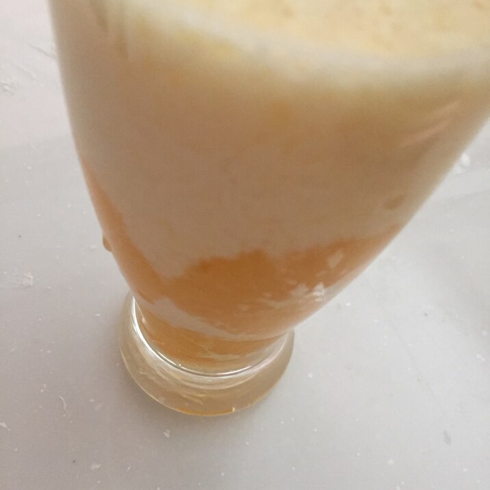 オレンジと牛乳のジュース